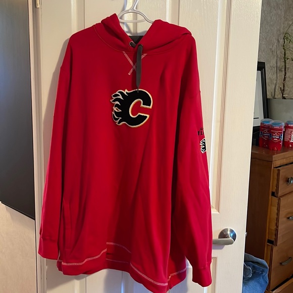 Men’s Calgary Flames Pullover Sweater - Picture 1 of 5